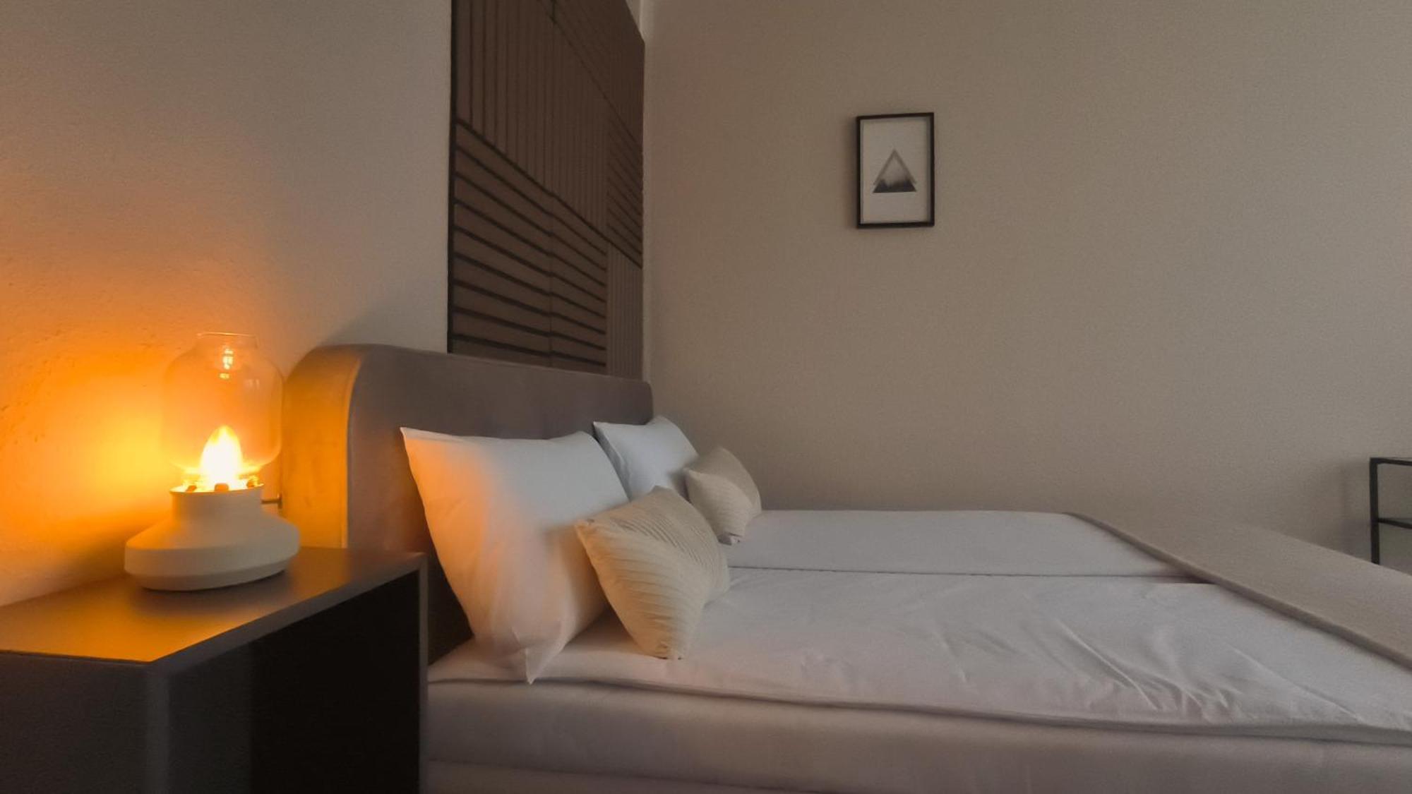 Queens Peak Apartments โคโลญ ภายนอก รูปภาพ
