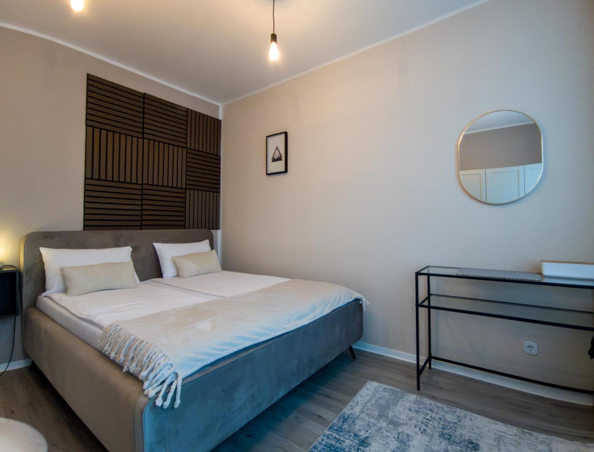 Queens Peak Apartments โคโลญ ภายนอก รูปภาพ
