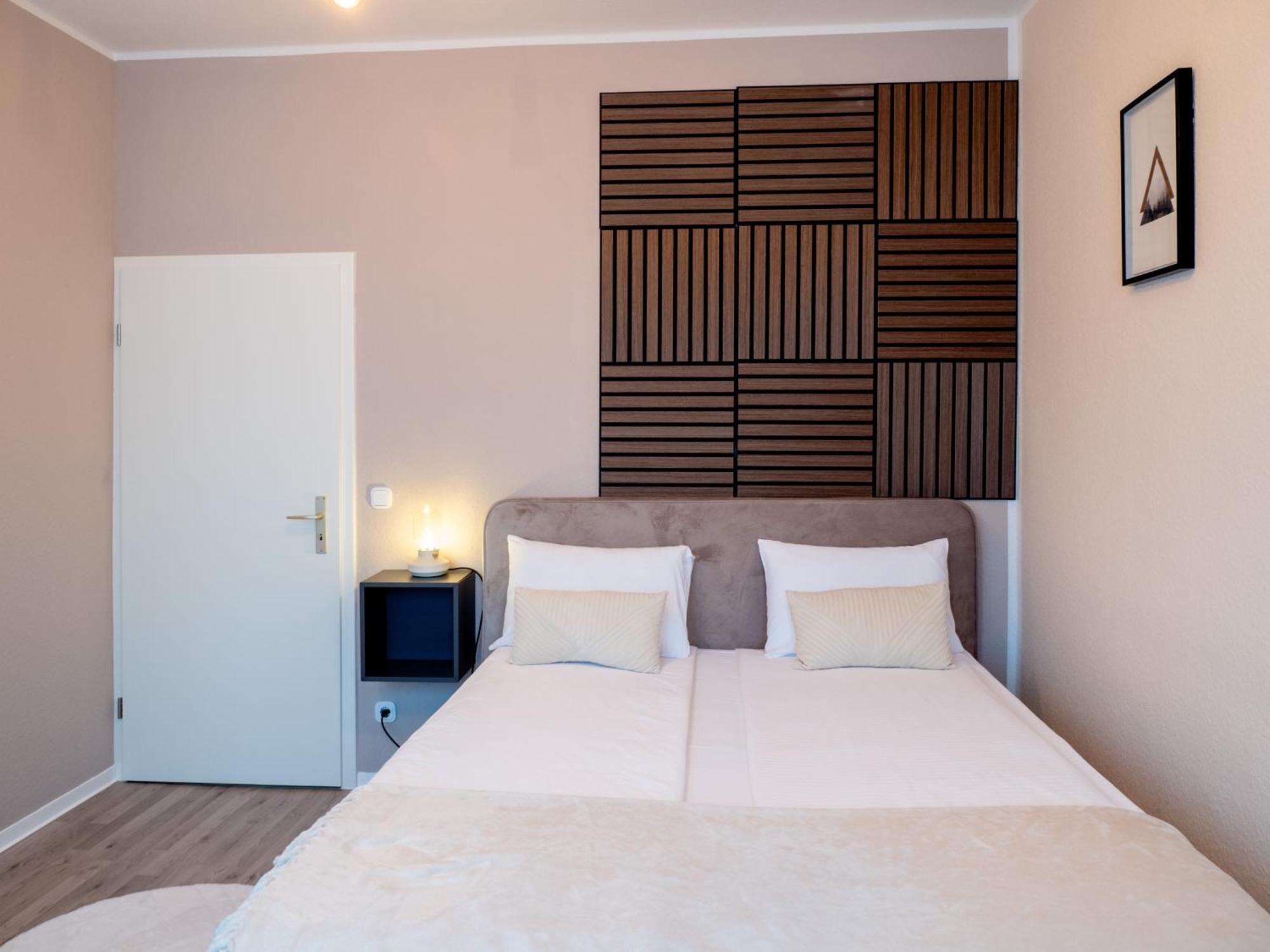 Queens Peak Apartments โคโลญ ภายนอก รูปภาพ